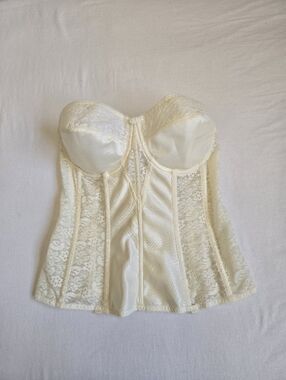 Dominique Corset Cream Lace Boning Size 32 DD E